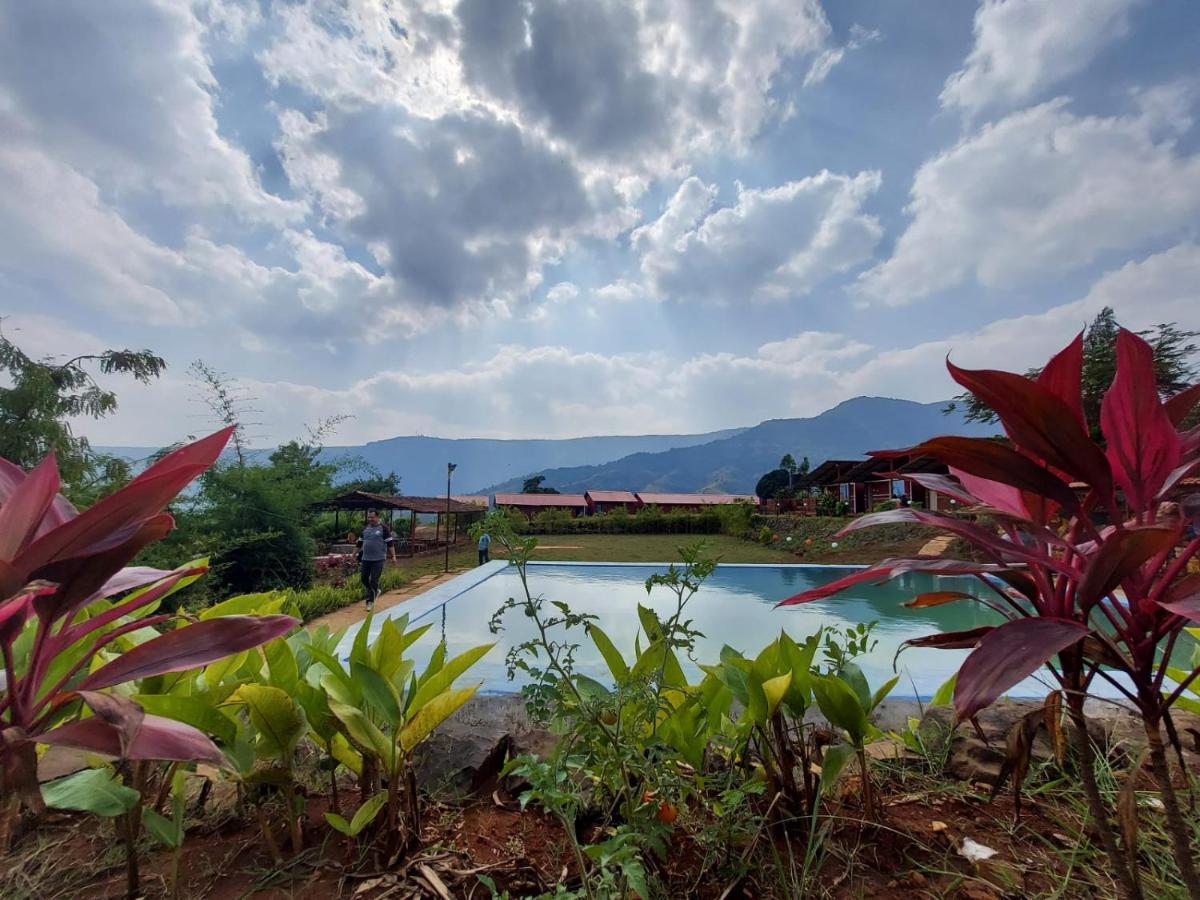 Mysticstays Resort Wai ภายนอก รูปภาพ